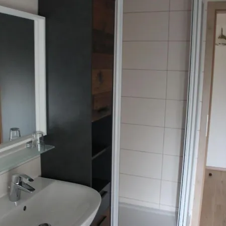 Tenne2 2 Pers Röbel